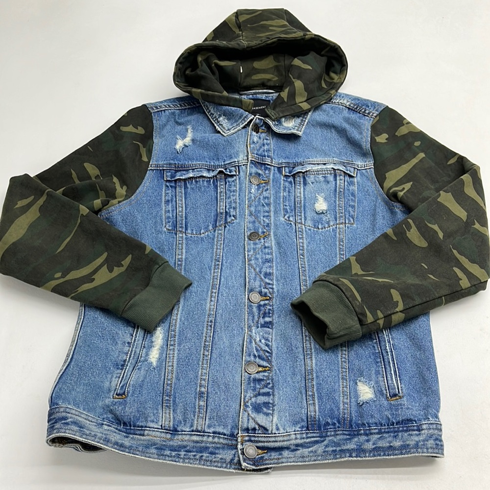 Basement Denim Jean Jacket Camo Sweatshirt Trim Removable Hood Men’s size L